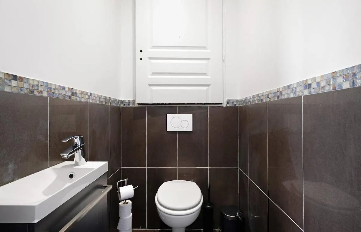 Apartment Charme De L'Ancien, Confort Et Terrasse, Caluire France